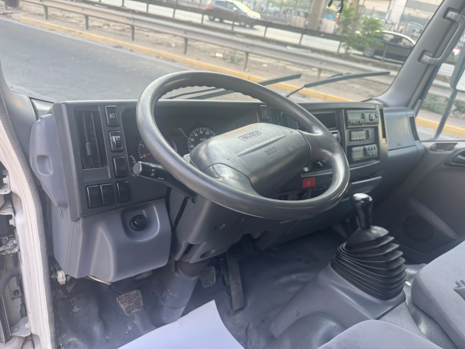 ISUZU NMR85 ’09