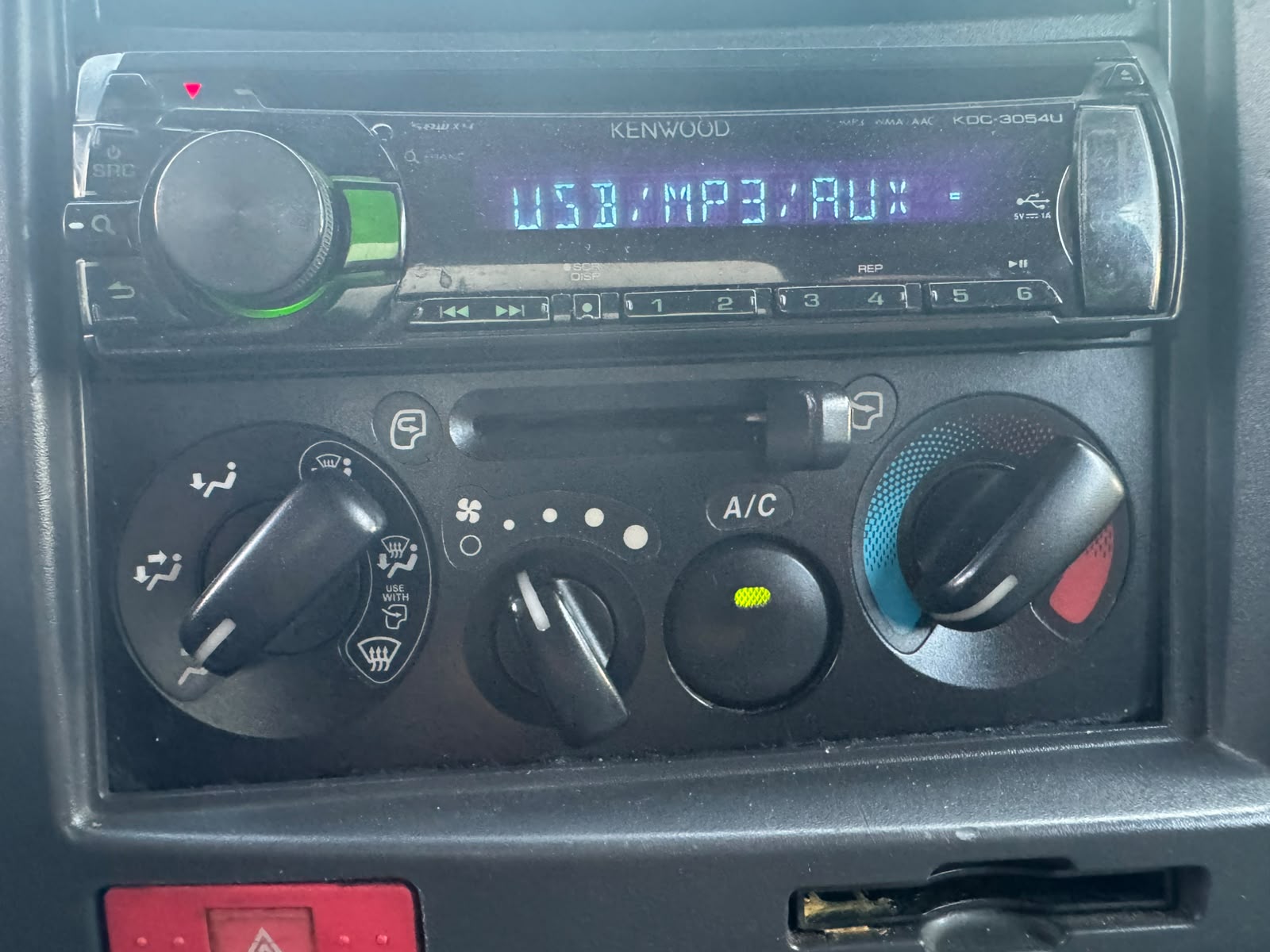 ISUZU NMR85 ’09