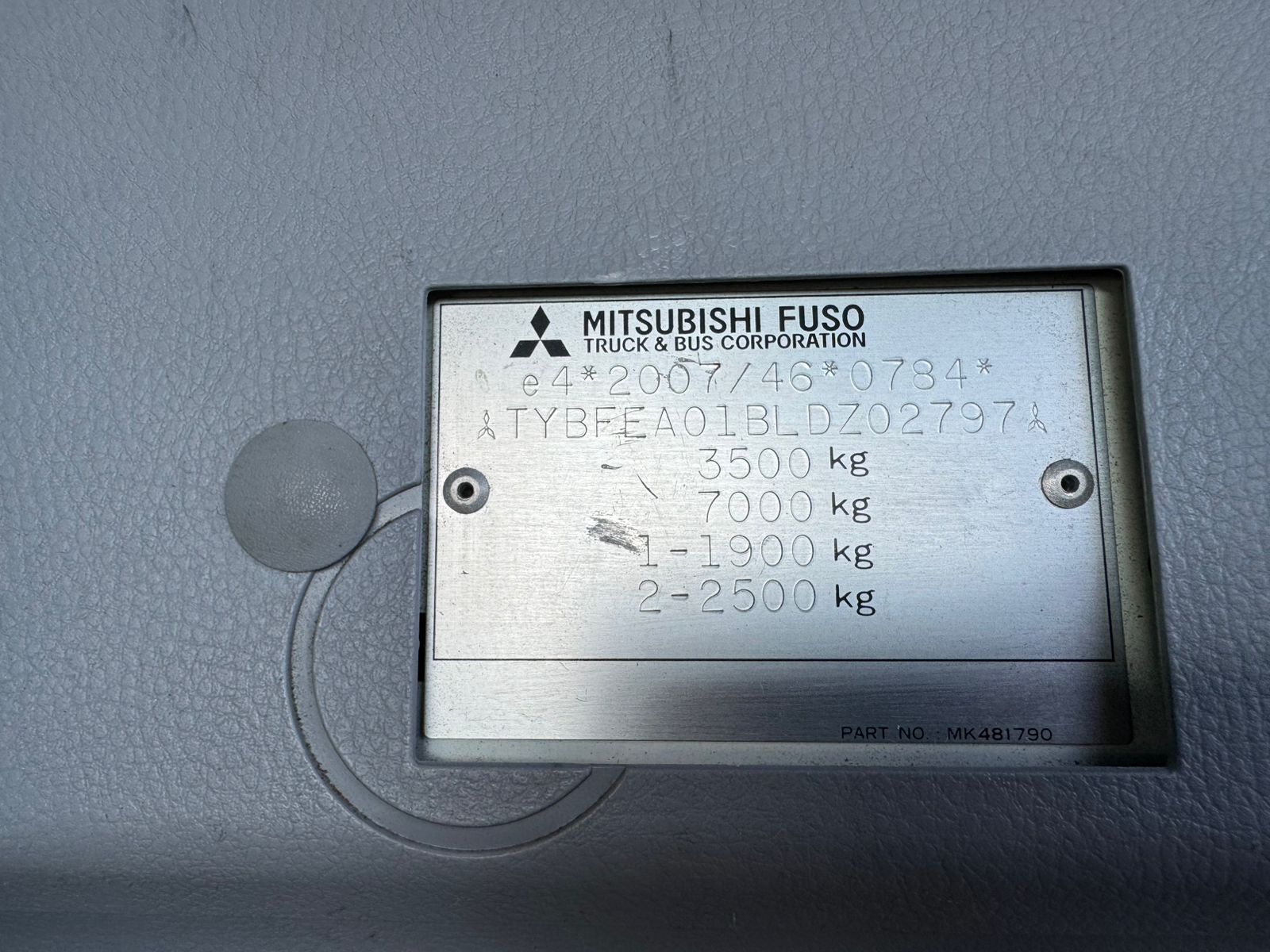 MITSUBISHI ’17 CANTER FUSO 3S13 Στενό/Κοντό Euro 6
