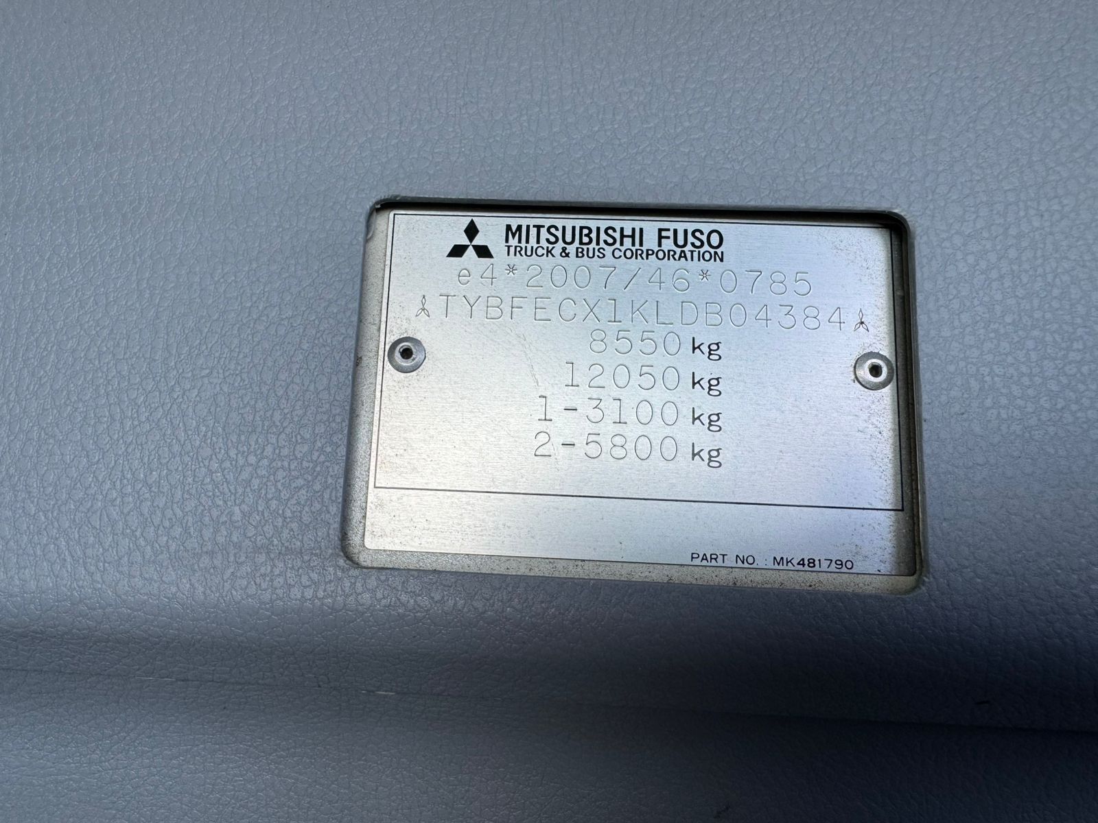 MITSUBISHI ’19 CANTER FUSO 9C18 Euro 6C